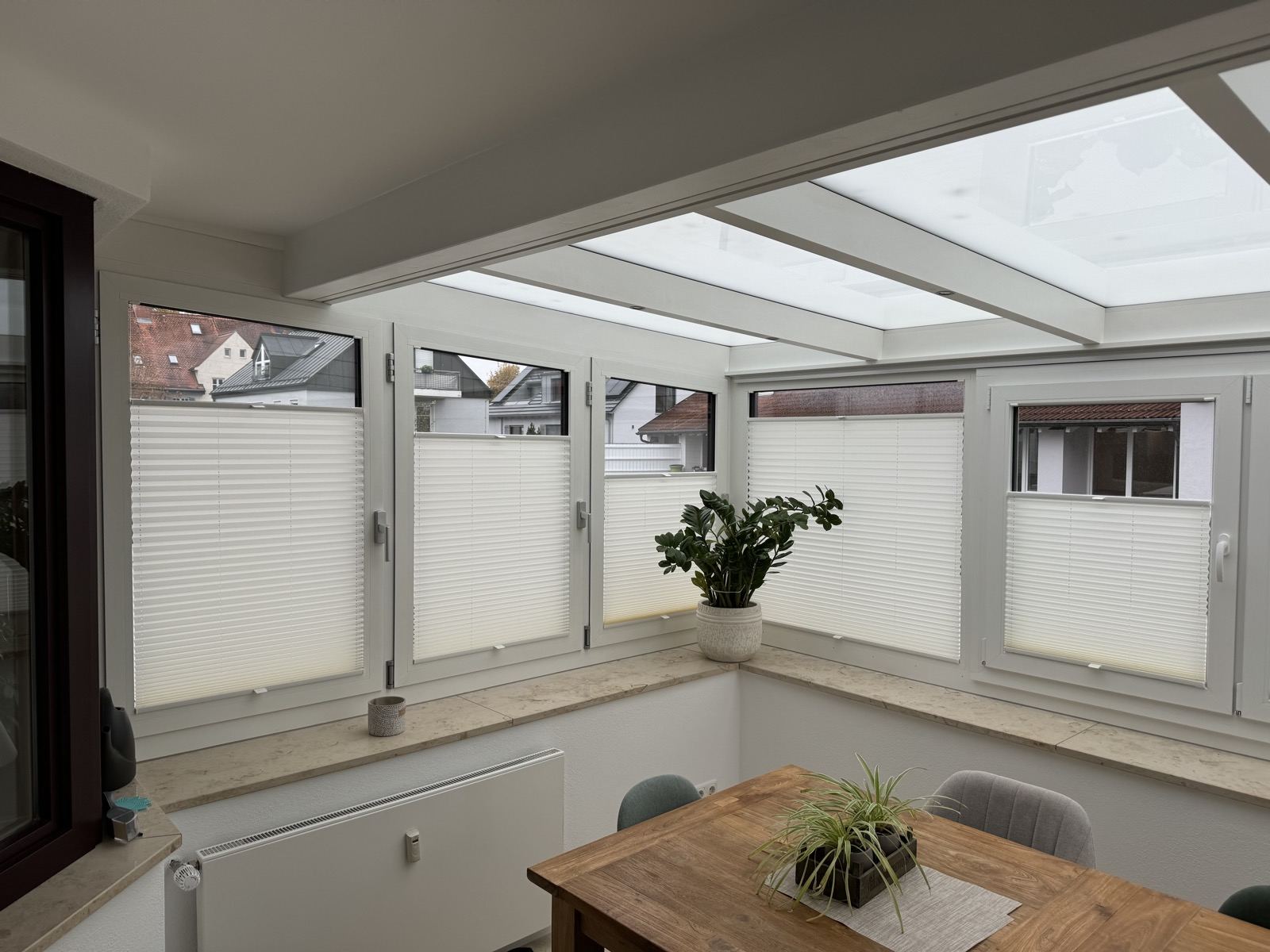 Wintergarten mit Plissees, zweite Ansicht